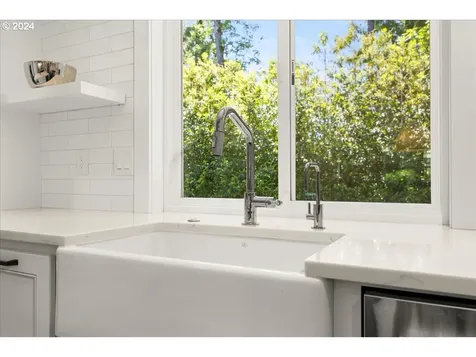 16219 White Oaks Drive Lake Oswego OR 97035