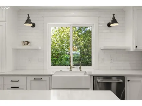 16219 White Oaks Drive Lake Oswego OR 97035