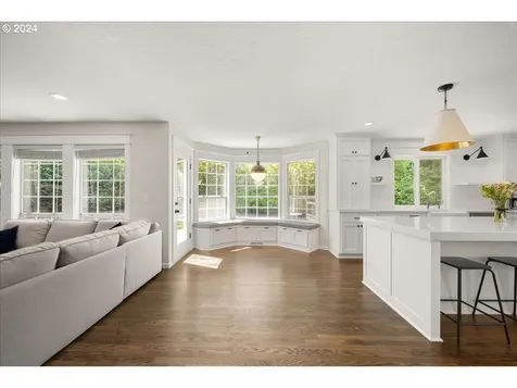 16219 White Oaks Drive Lake Oswego OR 97035