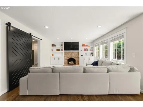16219 White Oaks Drive Lake Oswego OR 97035