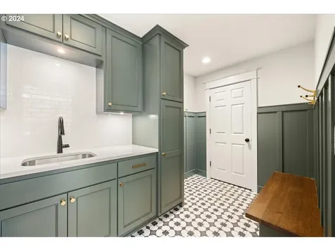 16219 White Oaks Drive Lake Oswego OR 97035
