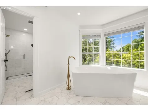 16219 White Oaks Drive Lake Oswego OR 97035