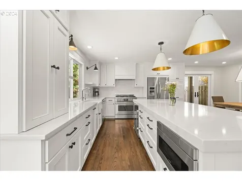 16219 White Oaks Drive Lake Oswego OR 97035