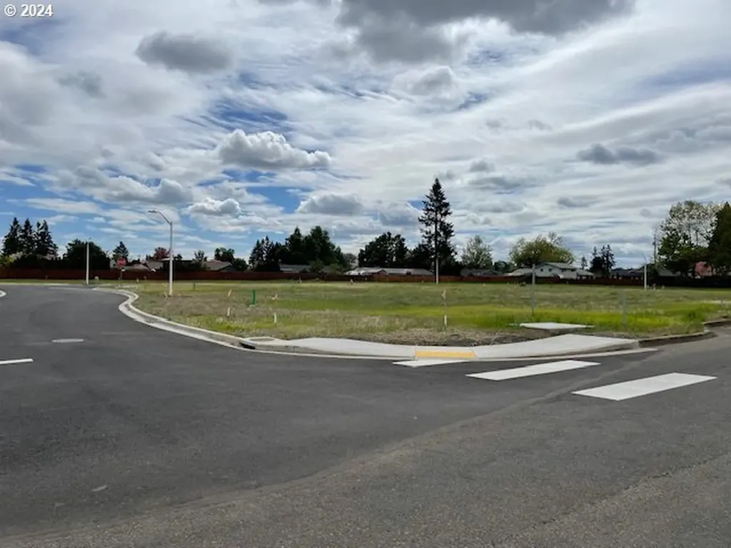 NW 10th Avenue Canby OR 97013