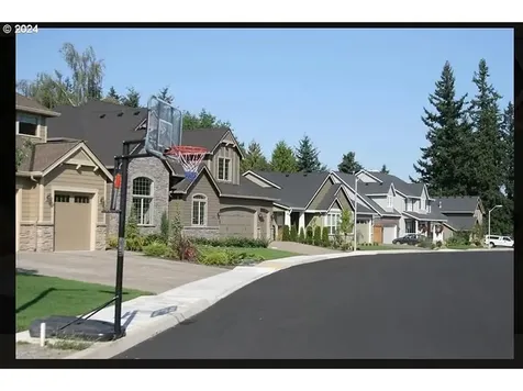 NW 10th Avenue Canby OR 97013
