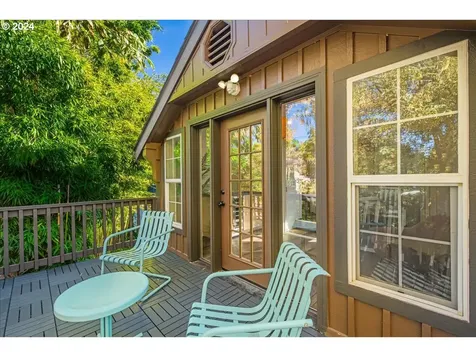 2122 N Emerson Street Portland OR 97217