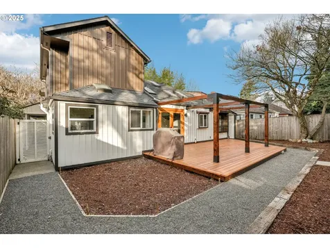 2122 N Emerson Street Portland OR 97217