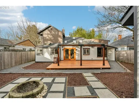 2122 N Emerson Street Portland OR 97217