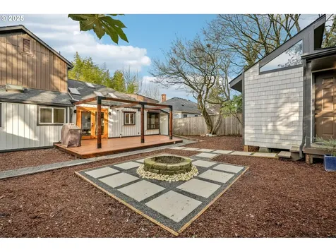 2122 N Emerson Street Portland OR 97217