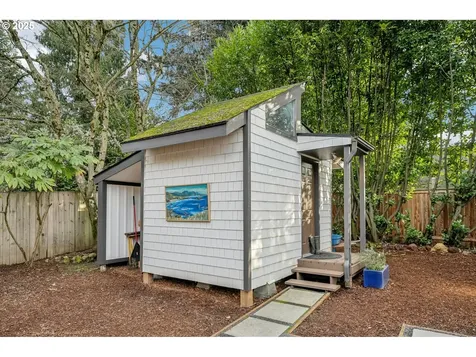2122 N Emerson Street Portland OR 97217