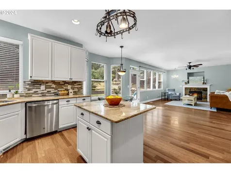 12712 Nw 24th Avenue Vancouver WA 98685