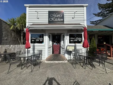 1277 Bay Street Florence OR 97439