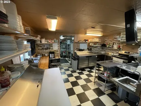 1277 Bay Street Florence OR 97439