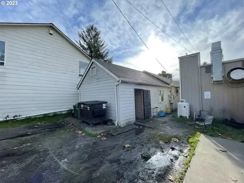 1277 Bay Street Florence OR 97439