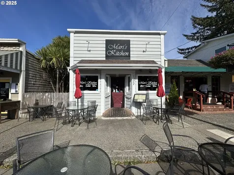 1277 Bay Street Florence OR 97439