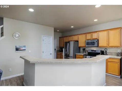 6324 SE Kensington Street Hillsboro OR 97123