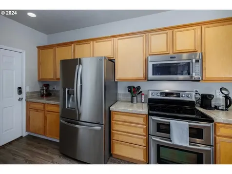 6324 SE Kensington Street Hillsboro OR 97123