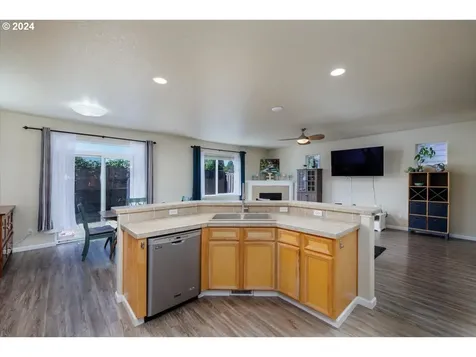 6324 SE Kensington Street Hillsboro OR 97123