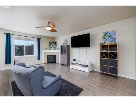 6324 SE Kensington Street Hillsboro OR 97123