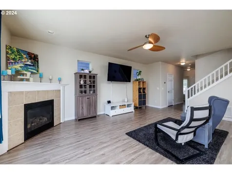 6324 SE Kensington Street Hillsboro OR 97123