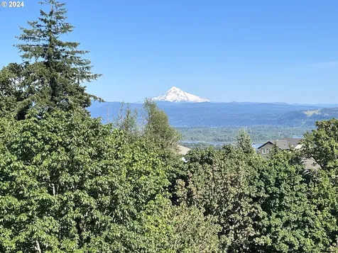 526 Nw Fremont Street Camas WA 98607