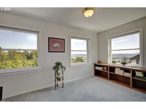 526 Nw Fremont Street Camas WA 98607