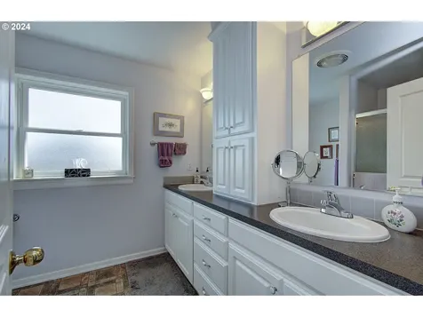 526 Nw Fremont Street Camas WA 98607