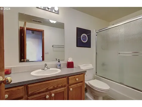 526 Nw Fremont Street Camas WA 98607