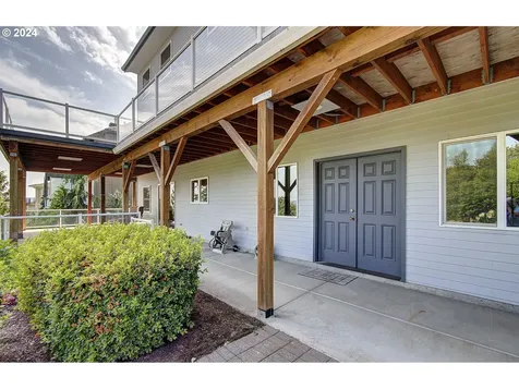 526 Nw Fremont Street Camas WA 98607