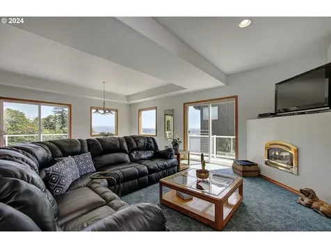 526 Nw Fremont Street Camas WA 98607