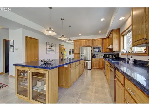 526 Nw Fremont Street Camas WA 98607
