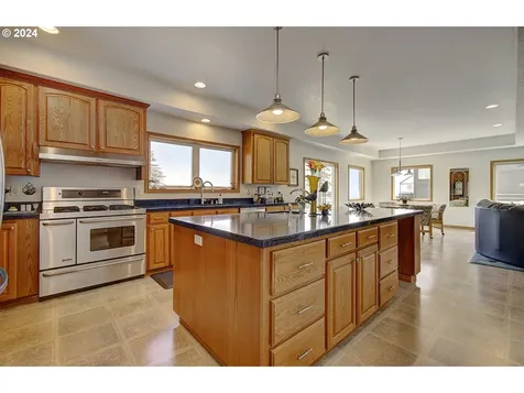 526 Nw Fremont Street Camas WA 98607