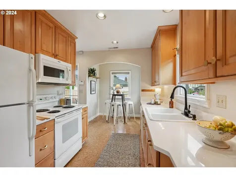 635 Ne 92nd Avenue Portland OR 97220