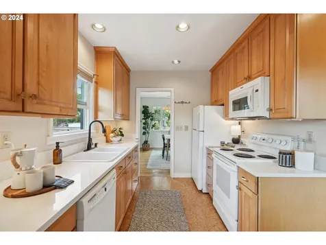 635 Ne 92nd Avenue Portland OR 97220