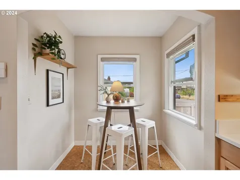 635 Ne 92nd Avenue Portland OR 97220