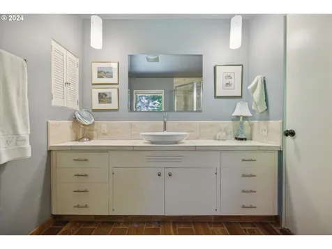 1049 Northshore Place Lake Oswego OR 97034