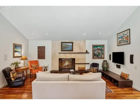 1049 Northshore Place Lake Oswego OR 97034