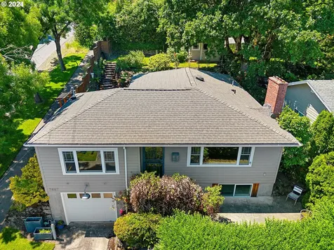 7447 S Corbett Avenue Portland OR 97219
