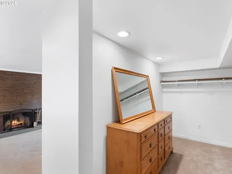 7447 S Corbett Avenue Portland OR 97219