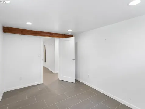 7447 S Corbett Avenue Portland OR 97219