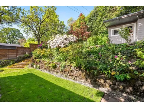 7447 S Corbett Avenue Portland OR 97219