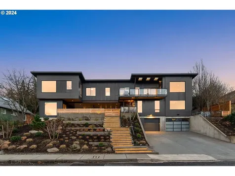 1329 Lincoln Street Hood River OR 97031