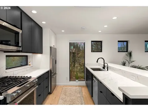 1329 Lincoln Street Hood River OR 97031