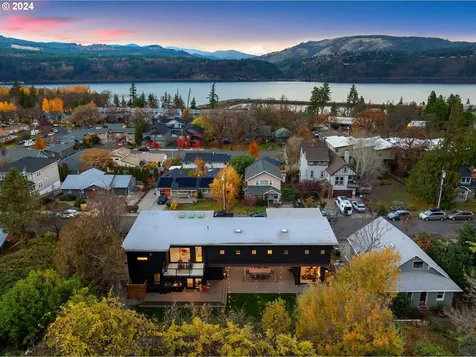 1329 Lincoln Street Hood River OR 97031