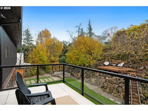 1329 Lincoln Street Hood River OR 97031