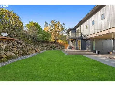 1329 Lincoln Street Hood River OR 97031