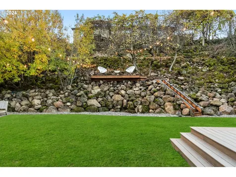 1329 Lincoln Street Hood River OR 97031