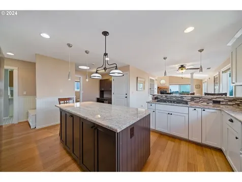 2065 Cooper Drive Seaside OR 97138