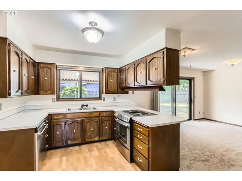 1415 NE 136th Place Portland OR 97230