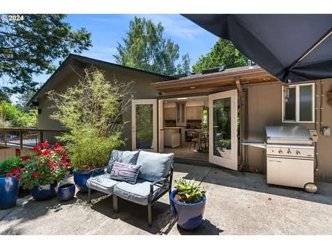 2550 SW Scenic Drive Portland OR 97225